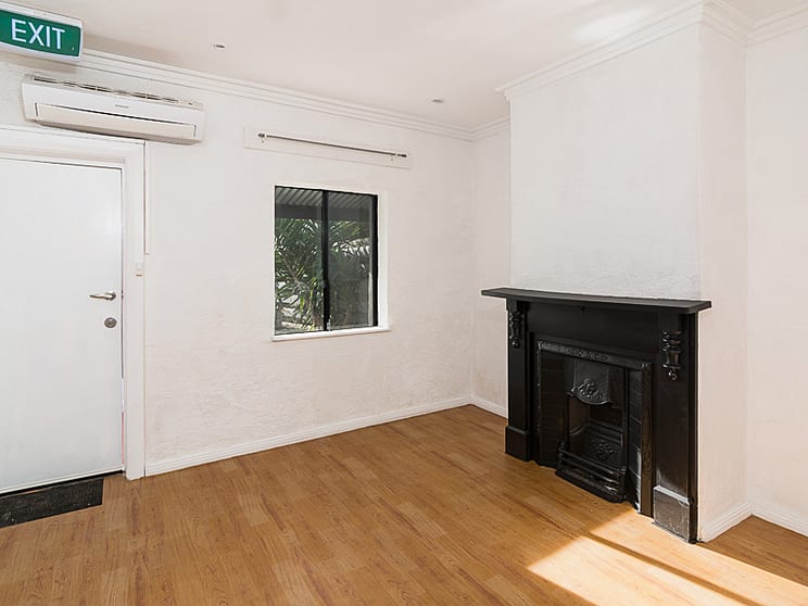 Click to view all images 64 Hutchinson Street Mount Barker SA 5251 - Image 3