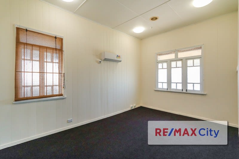 Click to view all images 86 Latrobe Terrace Paddington QLD 4064 - Image 2