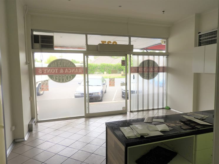 Click to view all images 937 Centre Road Bentleigh East VIC 3165 - Image 3