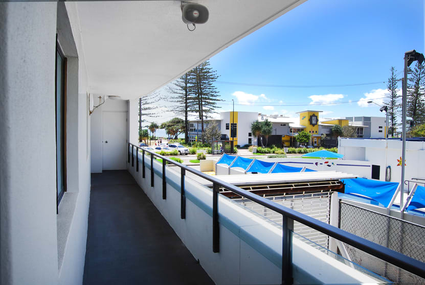 Click to view all images 4/156 Alexandra Parade Alexandra Headland QLD 4572 - Image 1