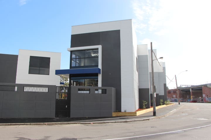 Click to view all images 7/7 Lloyd Street West Melbourne VIC 3003 - Image 2