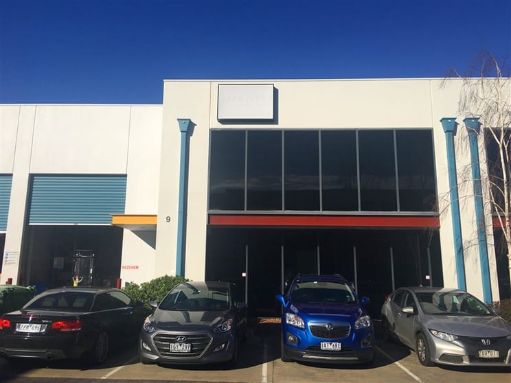 Click to view all images 9/13-15 Howleys Road Notting Hill VIC 3168 - Image 1