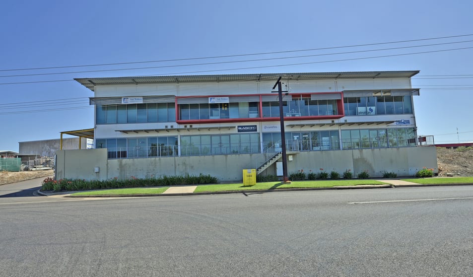 Click to view all images 2/83 Coonawarra Road Winnellie NT 0820 - Image 1