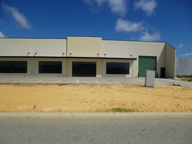 Click to view all images 2/17 Saltaire Way Port Kennedy WA 6172 - Image 2