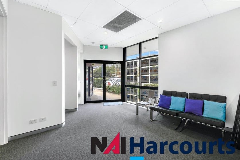 Click to view all images 40 Frank Street Labrador QLD 4215 - Image 3