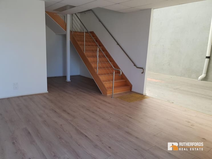 Click to view all images 6 West Court Coolaroo VIC 3048 - Image 2
