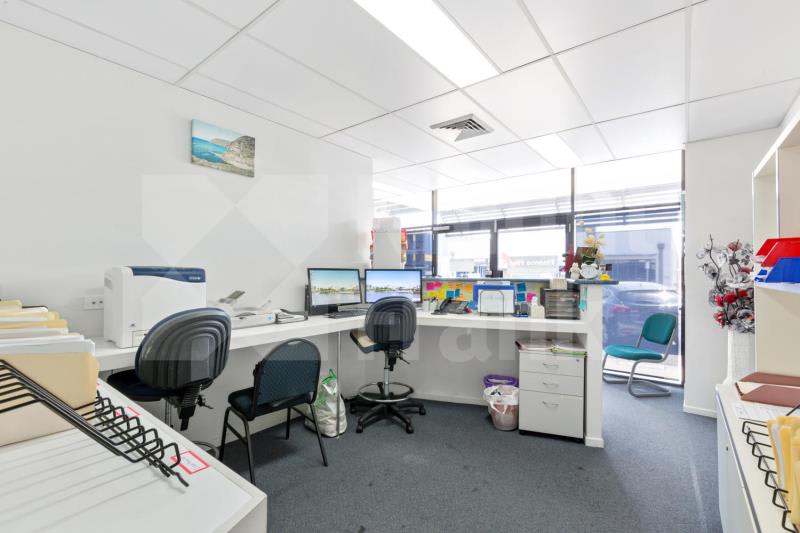 Click to view all images 87 Bolsover Street Rockhampton City QLD 4700 - Image 2