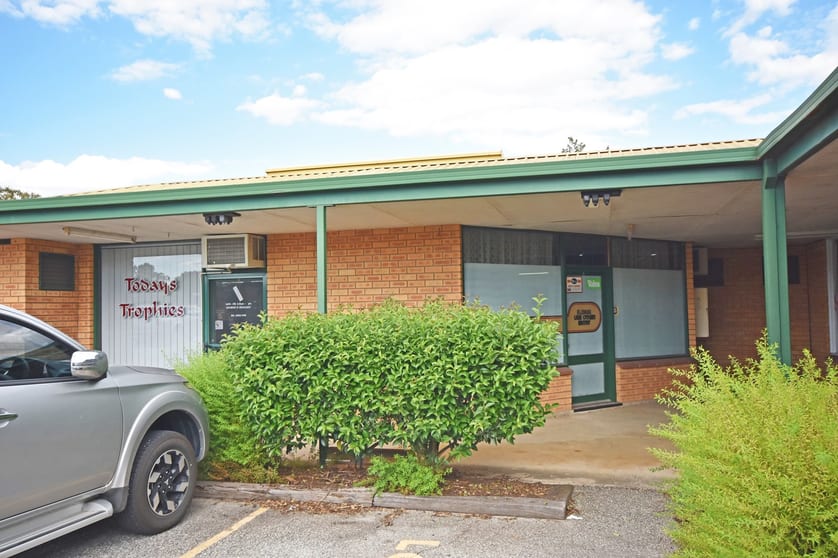 Click to view all images 2 & 3/25 South Street Wodonga VIC 3690 - Image 3