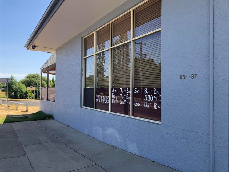Click to view all images 2 & 3/85 Marsh Street Armidale NSW 2350 - Image 1