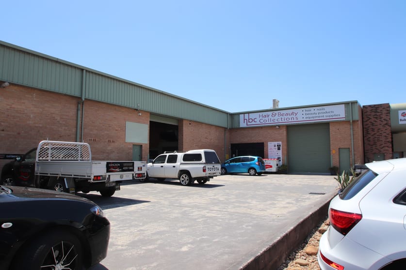 Click to view all images 2/7 Ralph Black Drive North Wollongong NSW 2500 - Image 2