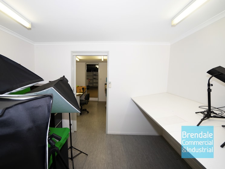 Click to view all images Unit 1/5 Belconnen Cres Brendale QLD 4500 - Image 3