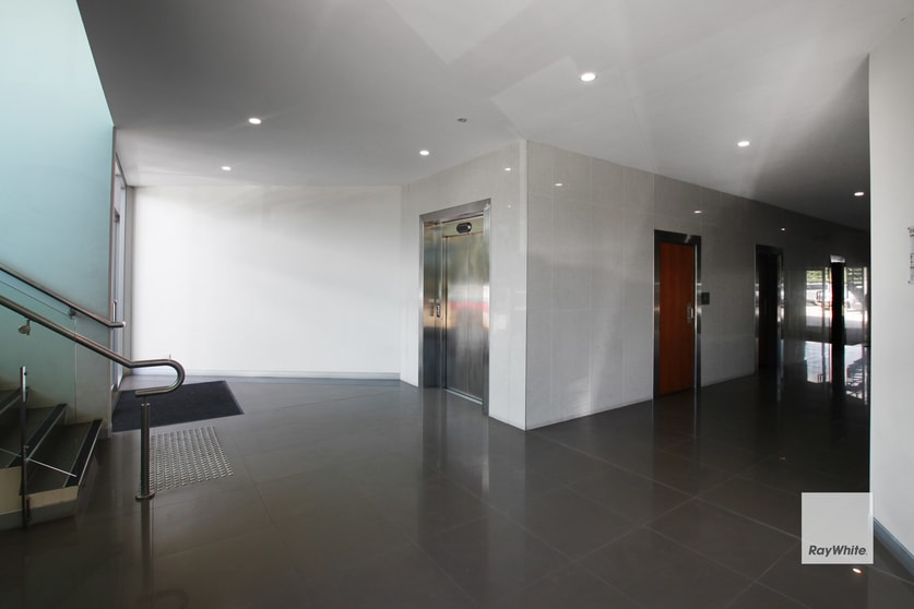 Click to view all images 1/5-7 Discovery Drive North Lakes QLD 4509 - Image 3