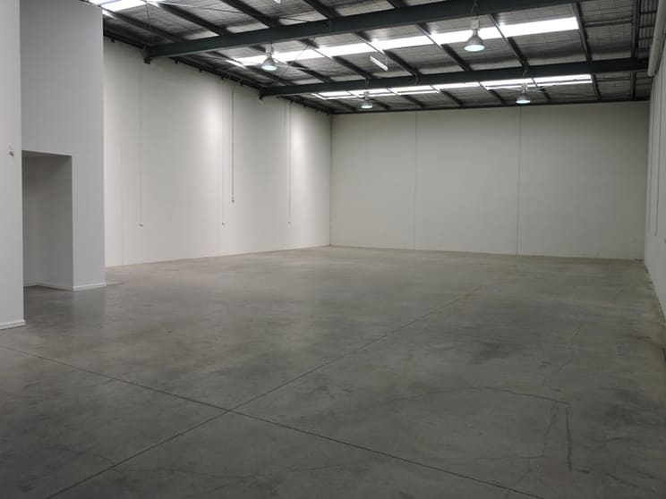 Click to view all images 46 Lindon Court Tullamarine VIC 3043 - Image 2
