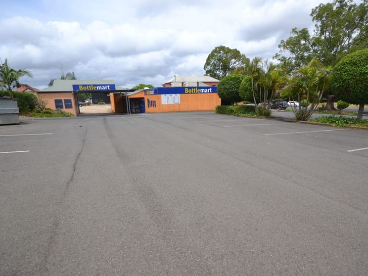 Click to view all images 220 Ruthven Street North Toowoomba QLD 4350 - Image 3