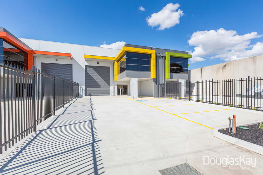 Click to view all images 2/2 Carrington Drive Albion VIC 3020 - Image 2