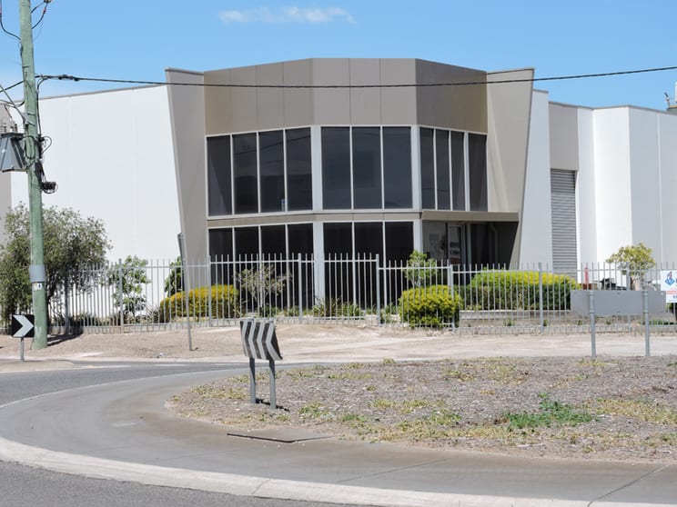 Click to view all images Unit 1/21 Lentini Street Hoppers Crossing VIC 3029 - Image 1