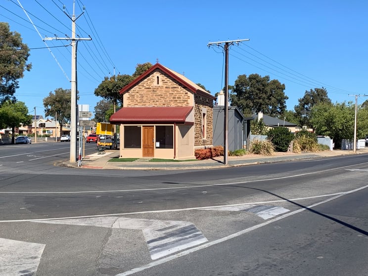 Click to view all images 9 Adelaide Road Gawler South SA 5118 - Image 1