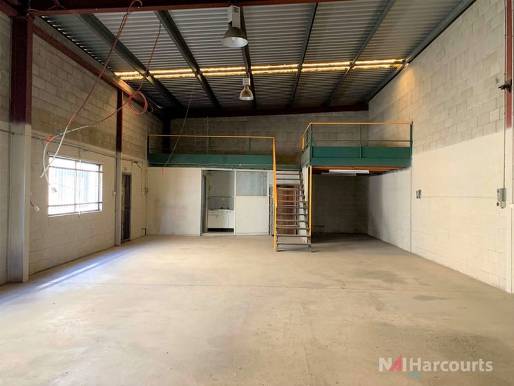 Click to view all images 2/6 Moonbi Street Brendale QLD 4500 - Image 3