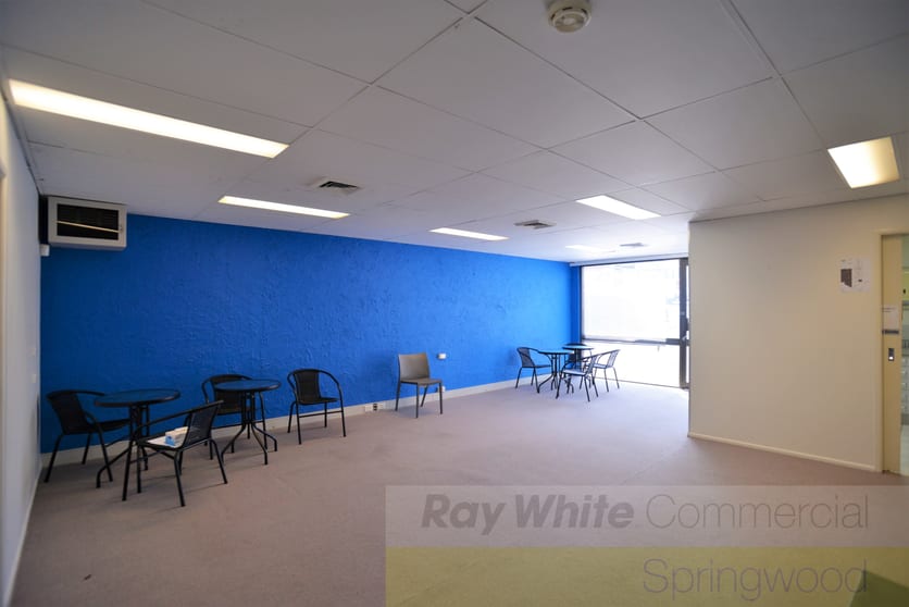 Click to view all images Unit 3/3464 Pacific Highway Springwood QLD 4127 - Image 3