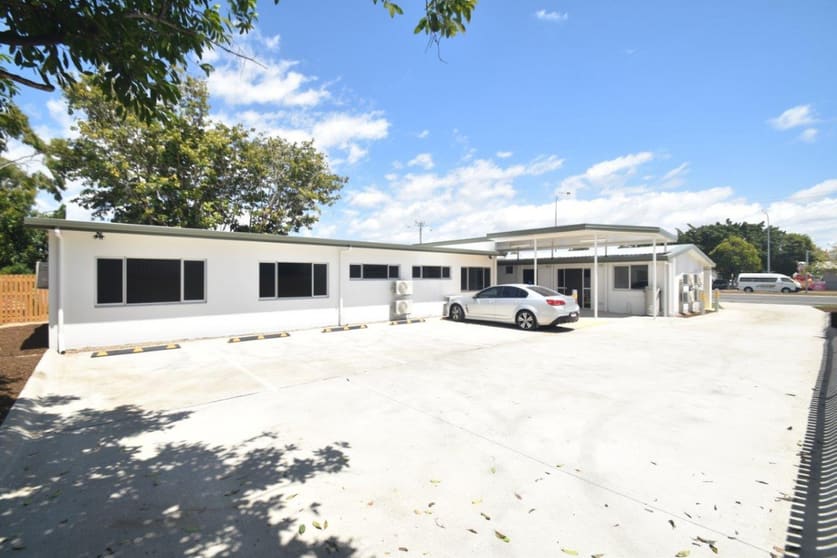 Click to view all images 137 Thuringowa Drive Kirwan QLD 4817 - Image 3