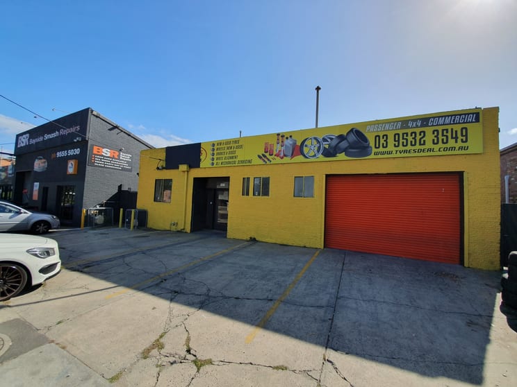 Click to view all images 321 BAY ROAD Cheltenham VIC 3192 - Image 1