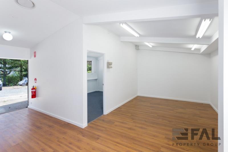 Click to view all images Unit 1/6 Staple Street Seventeen Mile Rocks QLD 4073 - Image 3