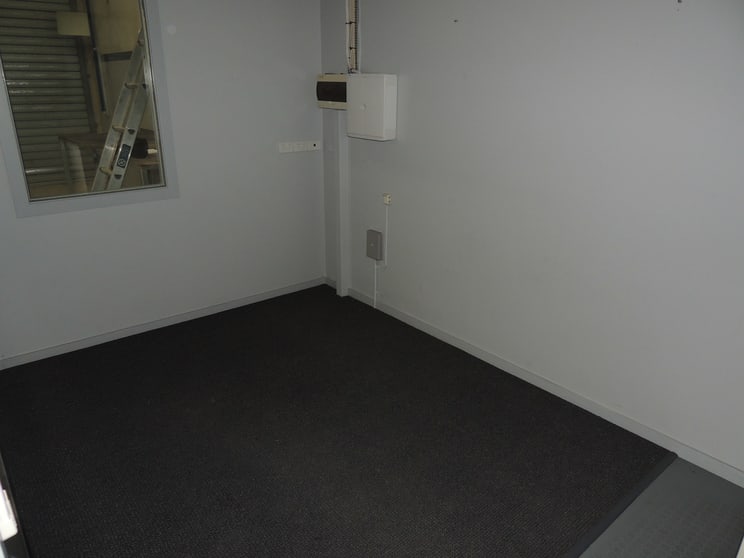 Click to view all images 5/9 Commerce Circuit Yatala QLD 4207 - Image 3