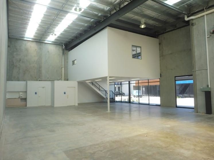 Click to view all images 2/326 Settlement Road Thomastown VIC 3074 - Image 2