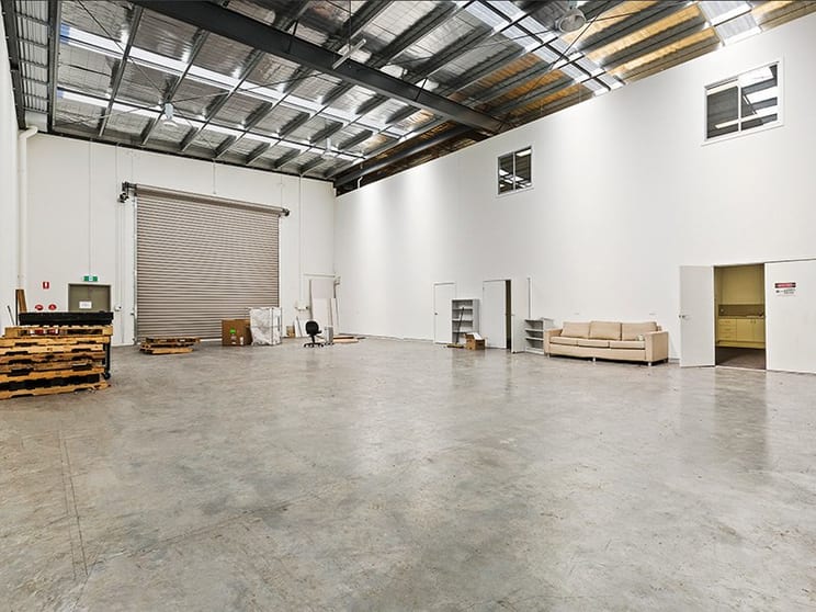 Click to view all images 2 & 3/23 Lakeside Drive Broadmeadows VIC 3047 - Image 3