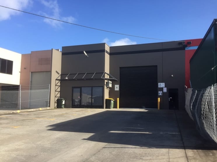 2/5 Dennis Street Campbellfield VIC 3061 - Image 1