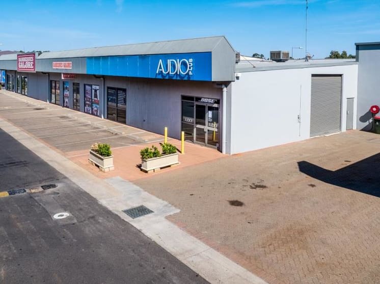 Click to view all images 1 & 2/195 Cobra Street Dubbo NSW 2830 - Image 2