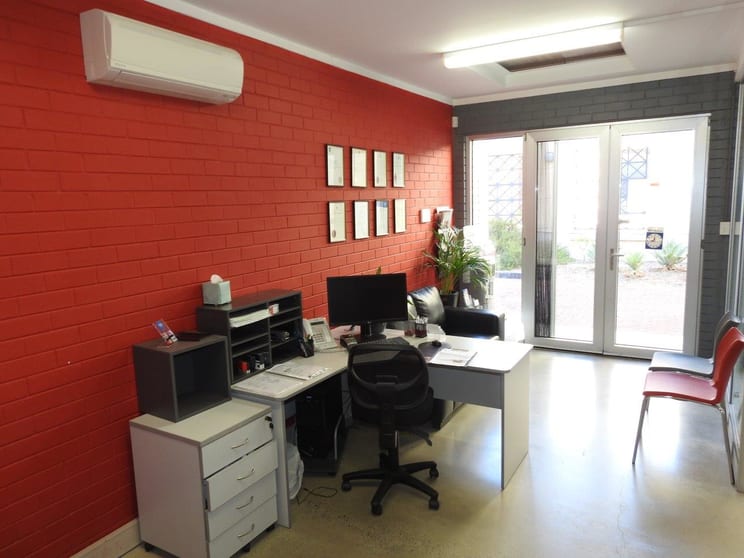 Click to view all images 3/184 PIER STREET Perth WA 6000 - Image 2