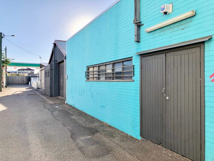 Click to view all images Suites 4 and 5/6-8 Morris Street West End QLD 4810 - Image 2