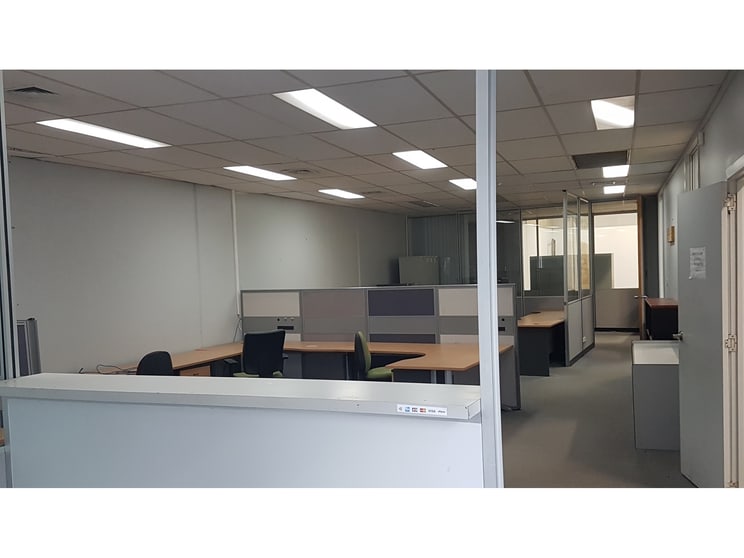 Click to view all images 8 Garden Drive Tullamarine VIC 3043 - Image 2
