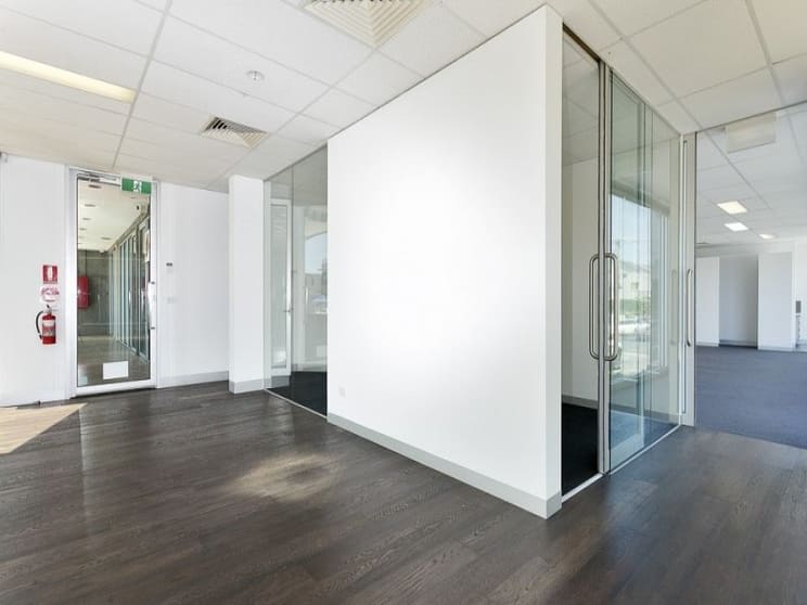 Click to view all images 1/207-211 Buckley Street Essendon VIC 3040 - Image 2