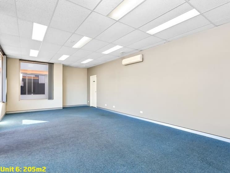 Click to view all images 30 Enterprise Crescent Malaga WA 6090 - Image 3
