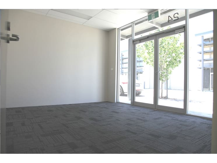 Click to view all images 24/12 Cowcher Place Belmont WA 6104 - Image 3