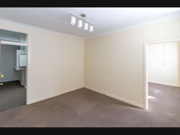 Click to view all images 11/135 Vincent Street Cessnock NSW 2325 - Image 3