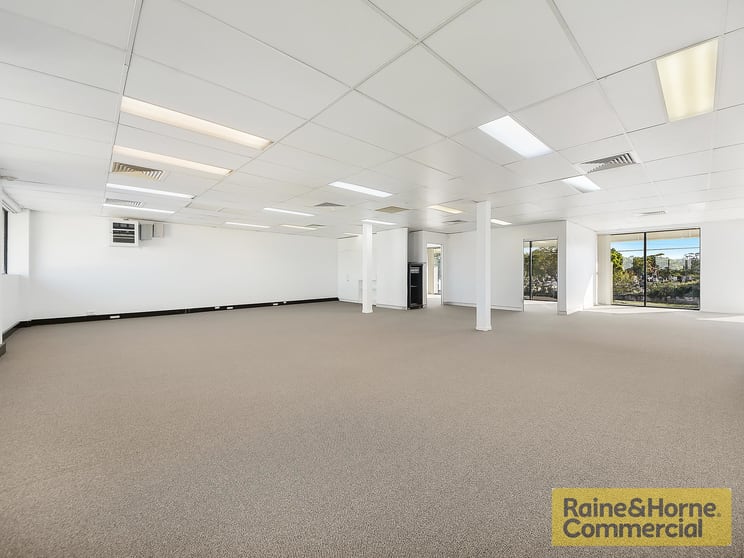 Click to view all images 1/457 Gympie Road Kedron QLD 4031 - Image 2