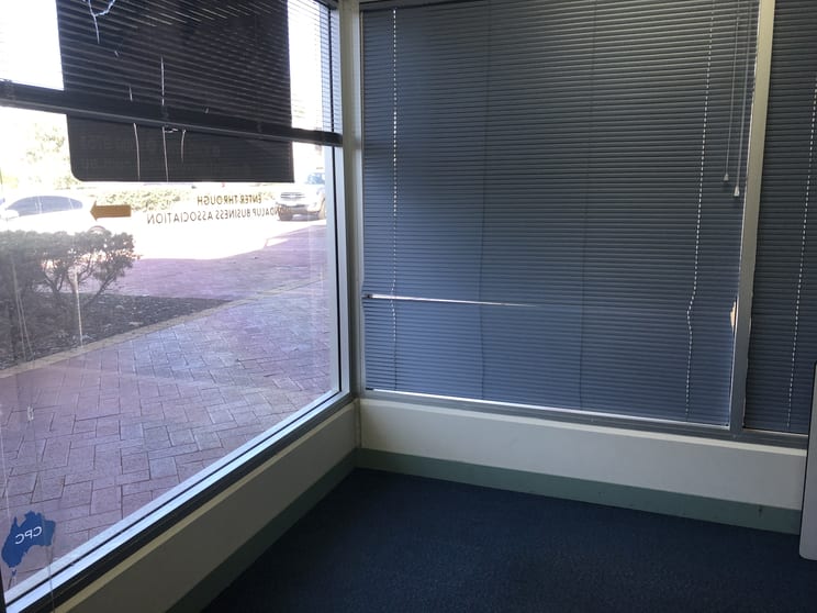 Click to view all images 4/189 Lakeside Drive Joondalup WA 6027 - Image 2