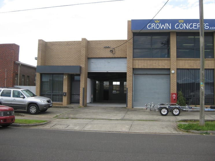 Click to view all images 37 Capella Crescent Moorabbin VIC 3189 - Image 3