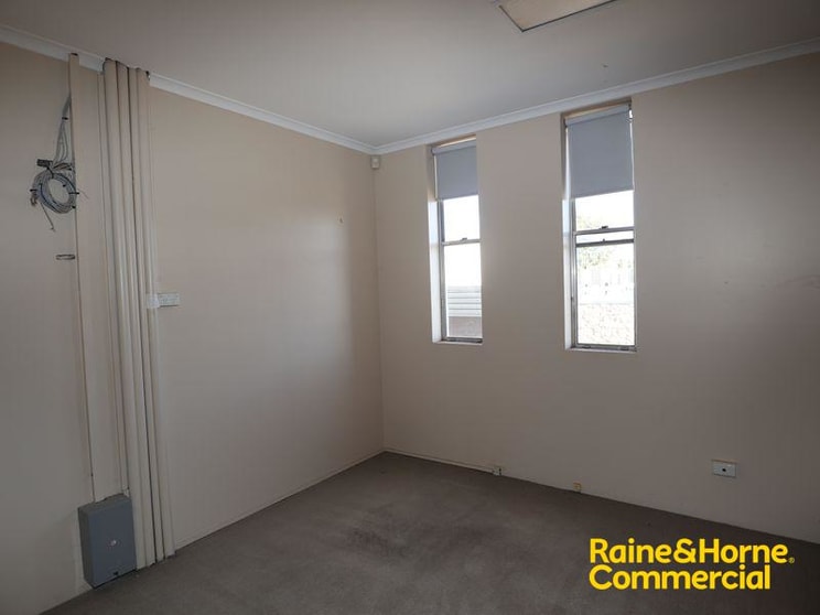 Click to view all images Suite 16 46-52 Baylis Street Wagga Wagga NSW 2650 - Image 3