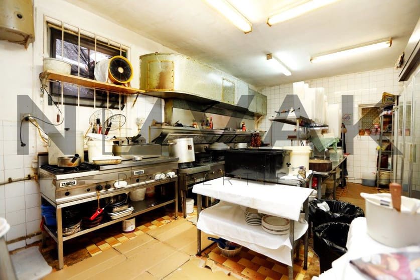 Click to view all images 828 Pittwater Road Dee Why NSW 2099 - Image 3