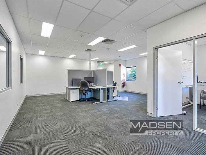 Click to view all images Unit 3/45 Brandl Street Eight Mile Plains QLD 4113 - Image 3
