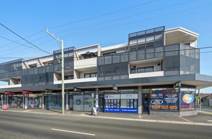 Click to view all images 2/658 Centre Road Bentleigh East VIC 3165 - Image 2