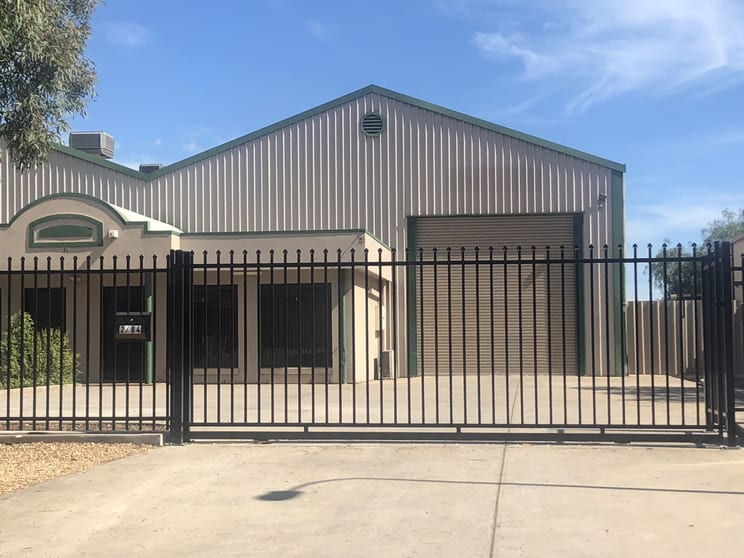 Click to view all images 2/84 Rundle Road Salisbury South SA 5106 - Image 2