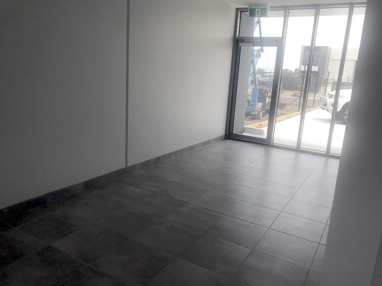 Click to view all images 2/91 Riverside Ave Werribee VIC 3030 - Image 3
