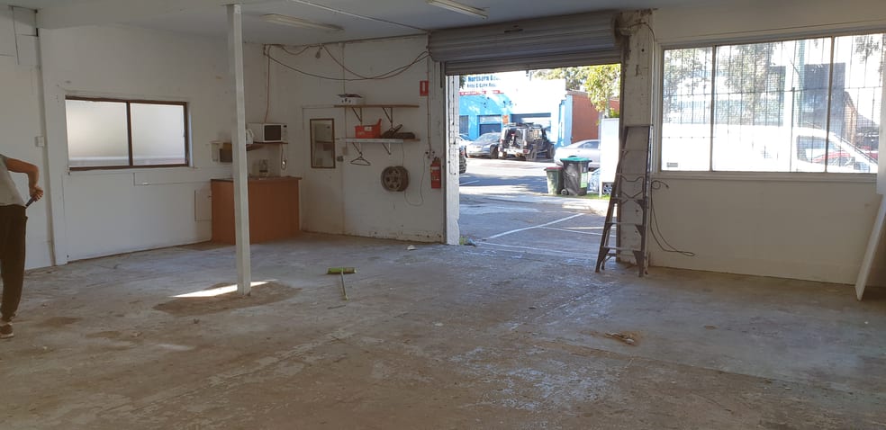 Click to view all images 1&2/22 Carter Road Brookvale NSW 2100 - Image 2