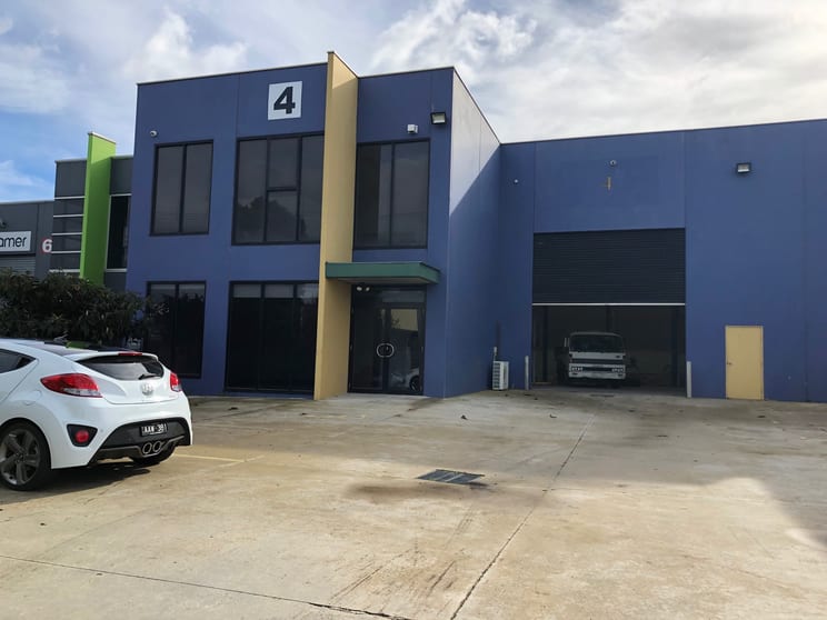 Click to view all images 4 Sahra Grove Carrum Downs VIC 3201 - Image 1