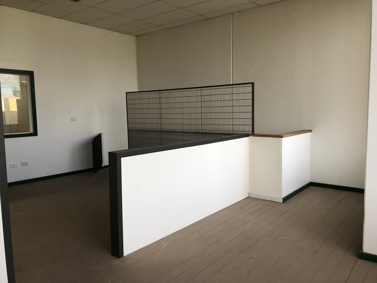 Click to view all images 4 Sahra Grove Carrum Downs VIC 3201 - Image 3